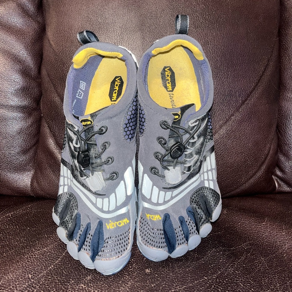 Vibram toe shoes